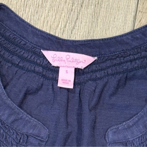 Lilly Pulitzer Women’s Small Navy Sleeveless Top with Button Detail - Picture 2 of 3
